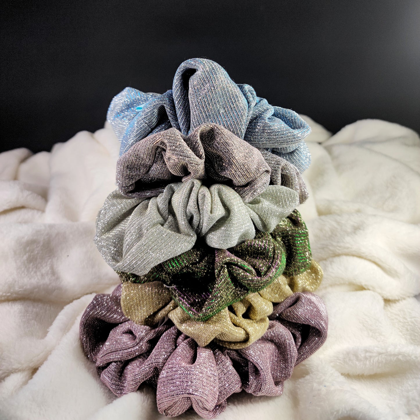 Brilli Gleam Forest Rose scrunchie